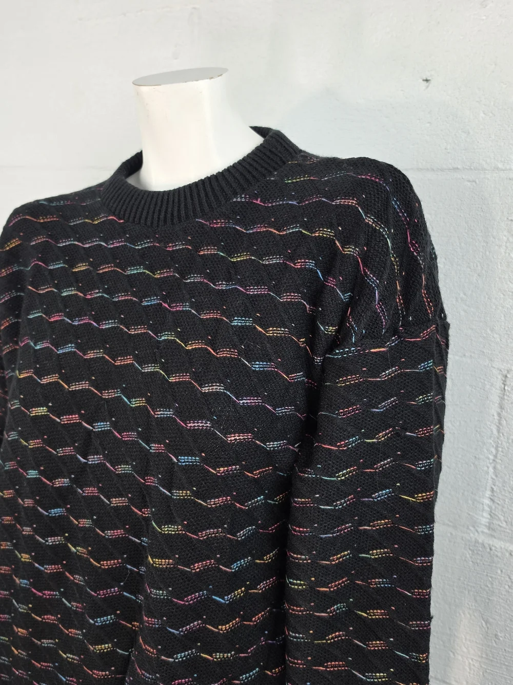 Arielle Vintage 80's Women's Black Crewneck Sweater with Multicolor Wave Stitch